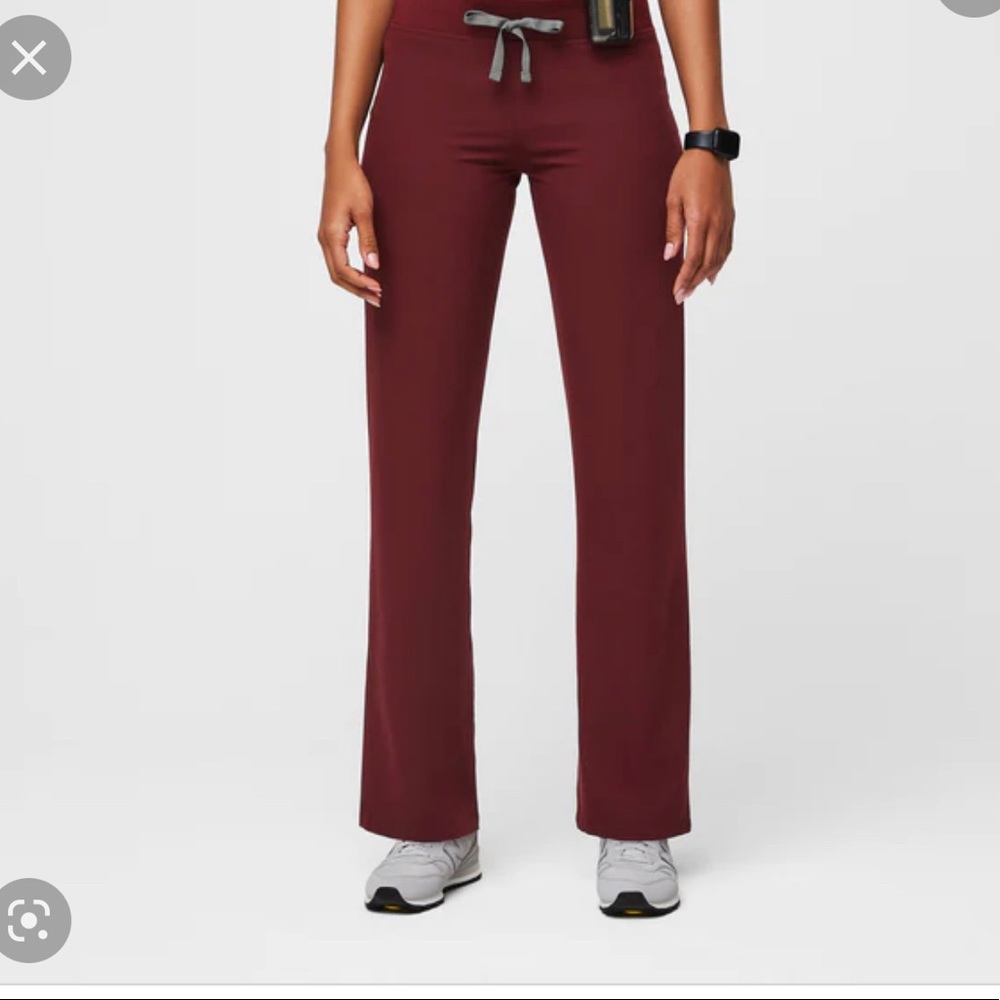 Like new Figs Livingston scrub pants